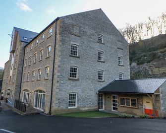 28 Rock Mill Holiday Apartments, Romantic, With A Garden In Calver - Hope Valley - Building