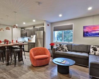 Luxury Condo with Pool and Electric Fireplace - Modern Mountain Oasis - Killington - Sala de estar