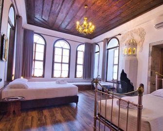 Boutique Hotel Praga - Gjirokastra