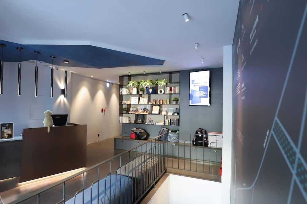 سلو تاون هوتل - جلووينج