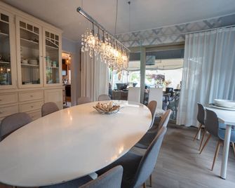 B&B De Witte Merel Deluxe - Beringen - Sala pranzo