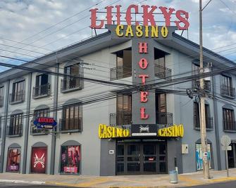 Lucky's Hotel y Casino - San Isidro de El General - Building