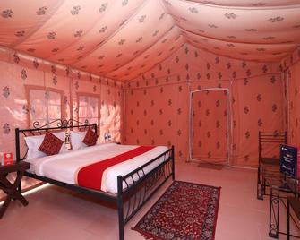 Oyo 10081 Tent Desert Banjara Resort - Dedha - Habitación