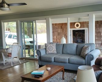 Cozy Home with Private Boat Landing - Summerton - Sala de estar