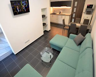 Cozy Forest Adventure Stay - Markt Eisenstein - Wohnzimmer