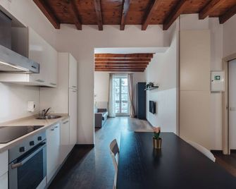 Charming Milan Apartments Brera - Madonnina - Milan - Kitchen
