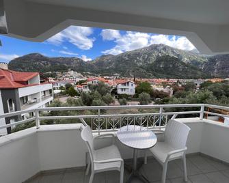 Sen Apart - Turunç - Balkon