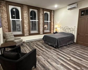 Cozy 1 bedroom apartment located in beautiful downtown New Ulm Mn. - New Ulm