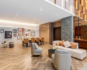 Home Inn Plus Hohhot East Station Municipal Government - Hohhot - Lobby