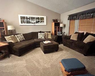 Welcome To Our 'Home To The Outdoors' - La Pine - Sala de estar
