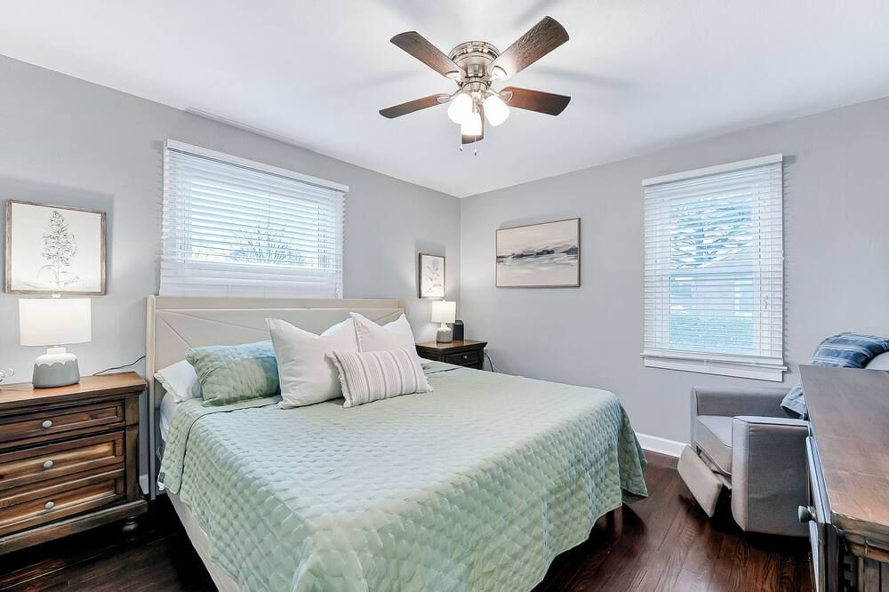 4 Beds + Game Room + Family & Dog Friendly! - נורפולק - חדר שינה