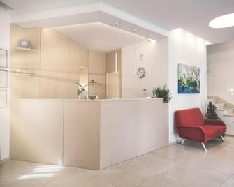 Hotel Dei Sette - Vasto - Front desk