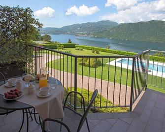Calathea B&B - Pettenasco - Balcón