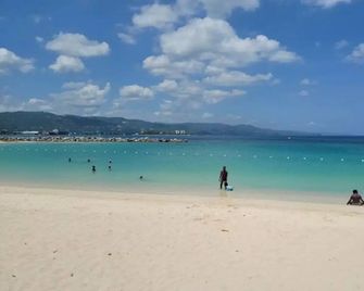 Montego Bay Island Home- Near Beach,shopping,entertainment - Montego Bay - Spiaggia