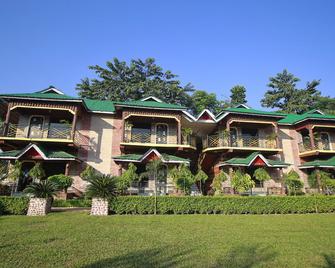 OYO 23390 Ruposhi Bangla Eco Resort - Chālsa - Edificio