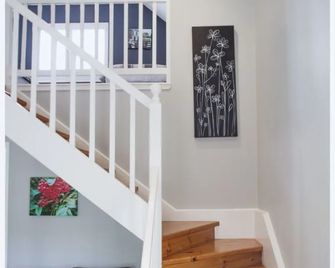 Lake Orchard Villas - Daylesford - Schodiště