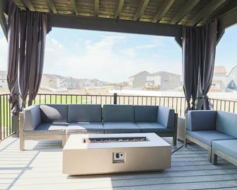 Family Friendly•private Deck & Fire Pit•pool Table•gym•ev•grill•sleeps 12 - Eagle Mountain - Balcony