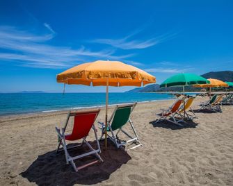Testa di Monaco Natural Beach - Capo d'Orlando - Пляж