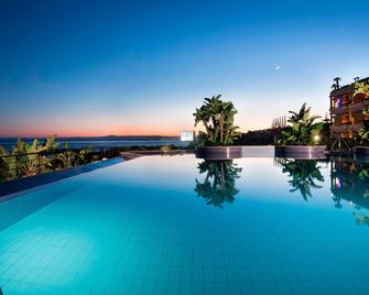 Four Points by Sheraton Catania Hotel and Conference Center - Catania - Pool