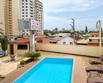 Plaza Suite Hotel - Taubate - Zwembad