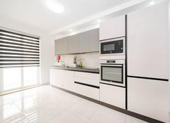 Vela Blu Apartments - Rose Court - Gezira - Cucina