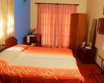 Holiday Nest Bed And Breakfast - Kalutara - Slaapkamer