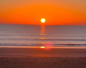 Hostal El Faro - Chipiona - Strand