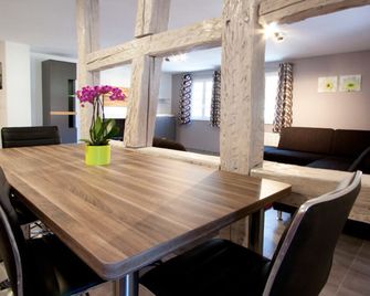 Chambre Le Hupsa Pfannala - Saint-Hippolyte - Comedor