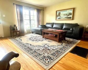 Comfortable Midtown One Bedroom Apartment, - Ventura - Sala de estar