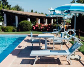 Agriturismo Le Grazie - Principina Terra - Piscina