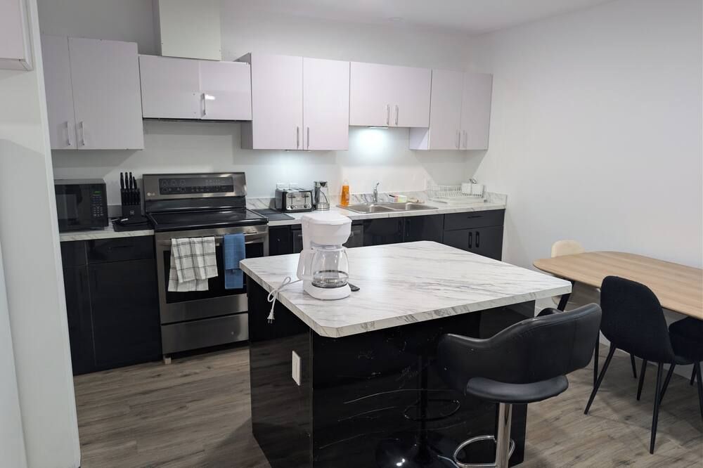 Comfortable 2 bedroom suite just at the heart of the city. - Yorkton - Kitchen