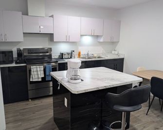 Comfortable 2 bedroom suite just at the heart of the city. - Yorkton - Cucina