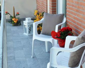 Apartment 100 Meters From The Beach - Gatteo a Mare - Patio
