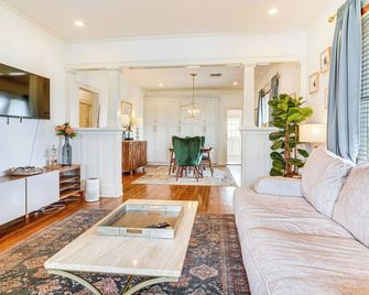 Family Home with Deck and Yard in Lake Charles - Lake Charles - Living room