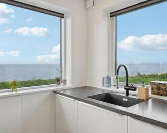 Stunning Home In Esbjerg V With Kitchen - Esbjerg - Küche