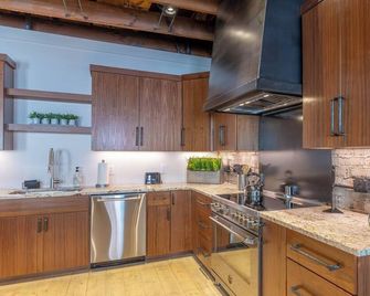 Historic Loft in the Heart of Downtown Morganton - Morganton - Cucina