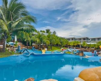 Phi Phi Mountain Beach Resort Sha Certified - Ko Phi Phi - Pool