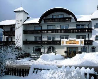 Hotel Kristall - Valdaora - Building