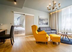 Apartments Bohemia Rhapsody - Carlsbad - Phòng khách