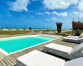Aiwa Hotel - Manaure - Piscina