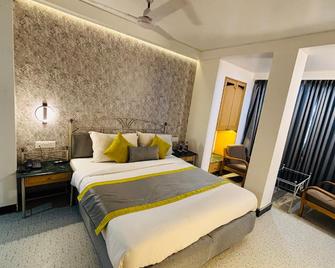 Hotel Gurukripa Daman - Daman - Ložnice