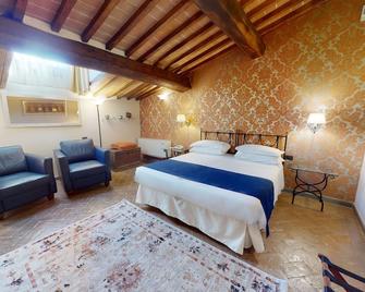 Hotel Palazzo Squarcialupi - Castellina in Chianti - Спальня