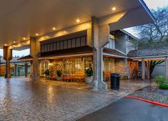 Red Lion Hotel Bellevue - Bellevue - Toà nhà