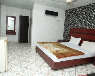 Hotel Pace Inn - Multān - Bedroom