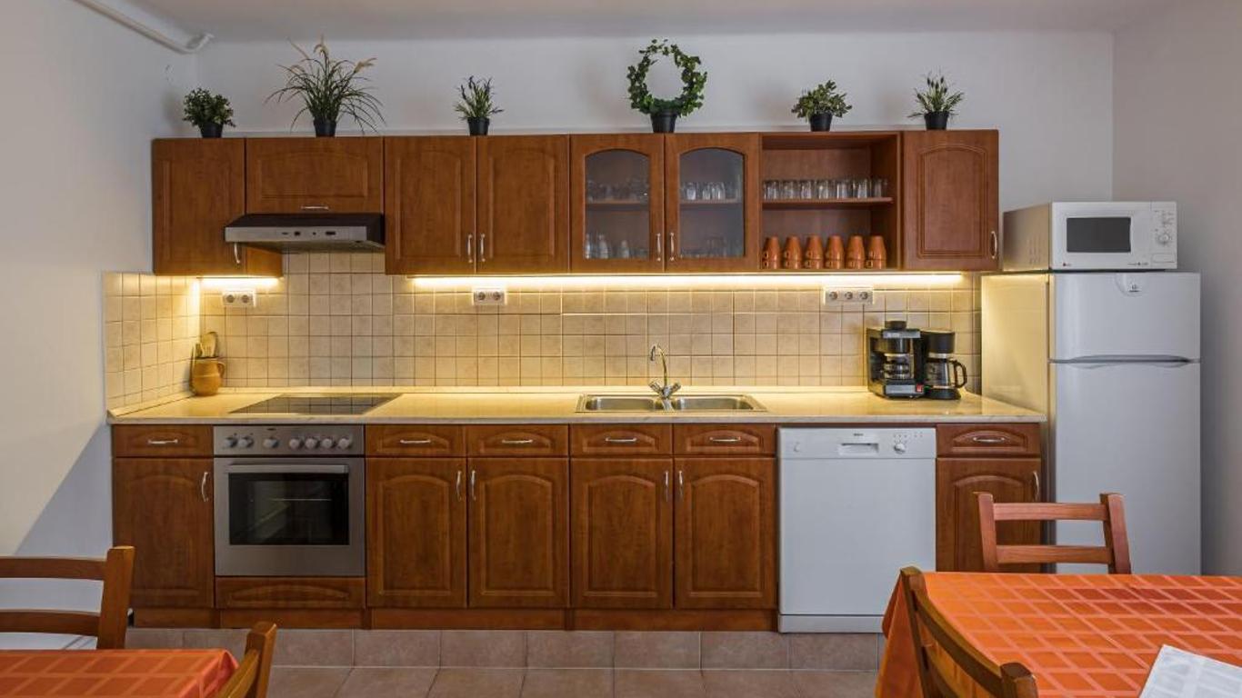 Babi Guesthouse - Babi Vendégház