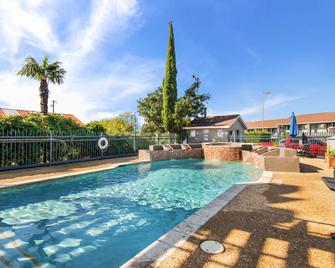 Quality Inn Near Lake Marble Falls - Marble Falls - Bazén