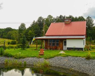 Rustic Cabin in Heart of Vermont Farm Country - Westfield - Edificio