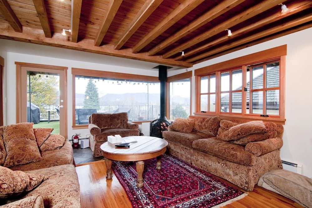 Unique Penthouse By The Beach - ונקובר - סלון