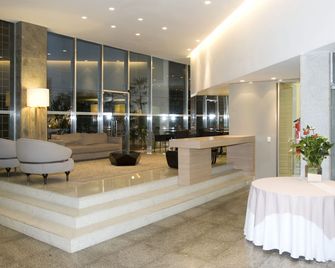 Max Savassi Apart Service - Belo Horizonte - Lobby
