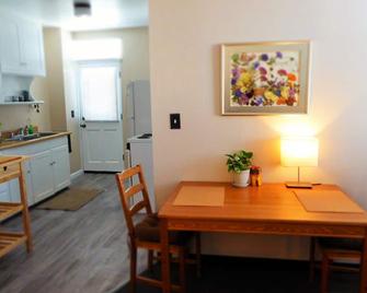 Historic Bamberger Station Apartment3 - North Salt Lake - Comedor